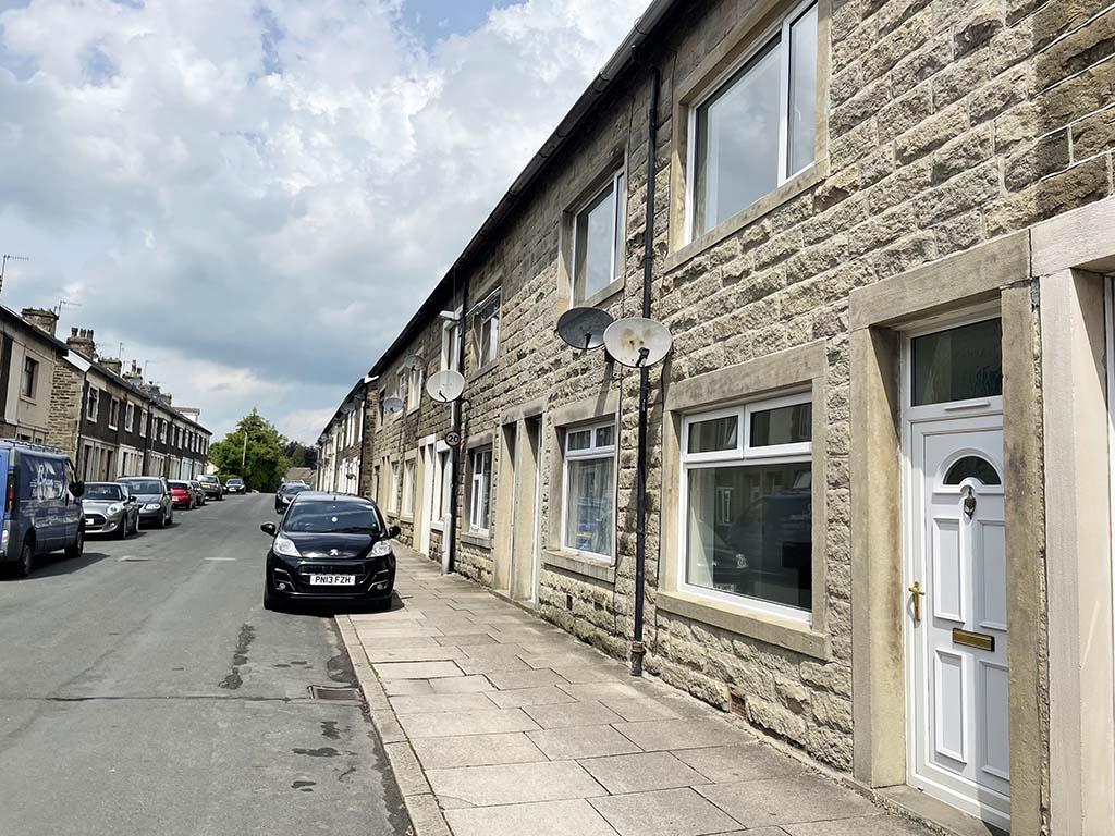 2 bedroom mid terrace house Let Agreed in Barnoldswick - IMG_4849.jpg